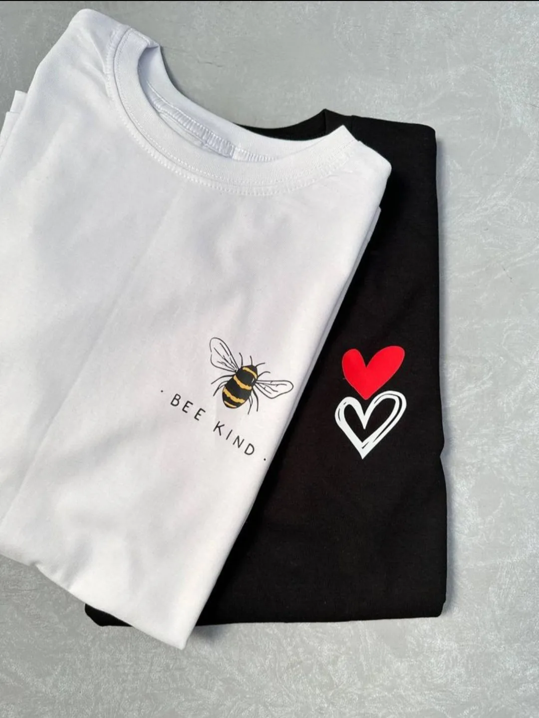 Camiseta Bee Kind 🐝❤️