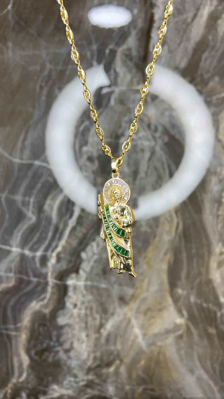 Cadena dorada  tejido Gucci San Benito
