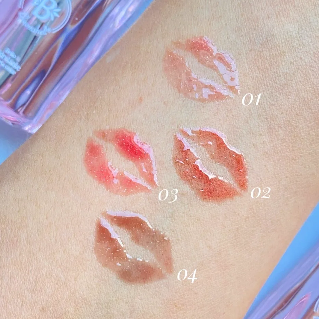 Lip gloss voluminizador Bloomshell — foto 2 de 2
