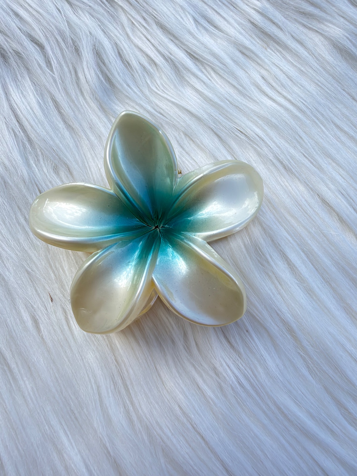 Gancho para el cabello, (flor azul con blanco)