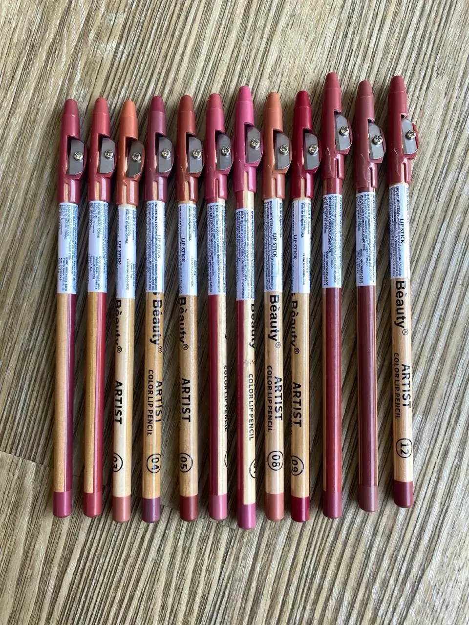 LAPIZ DE LABIOS KISS BEAUTY