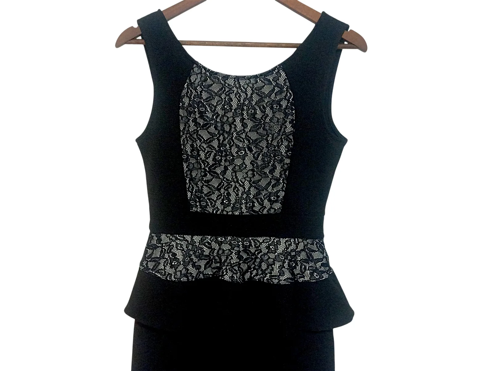 Vestido gótico negro corto encaje — foto 5 de 6