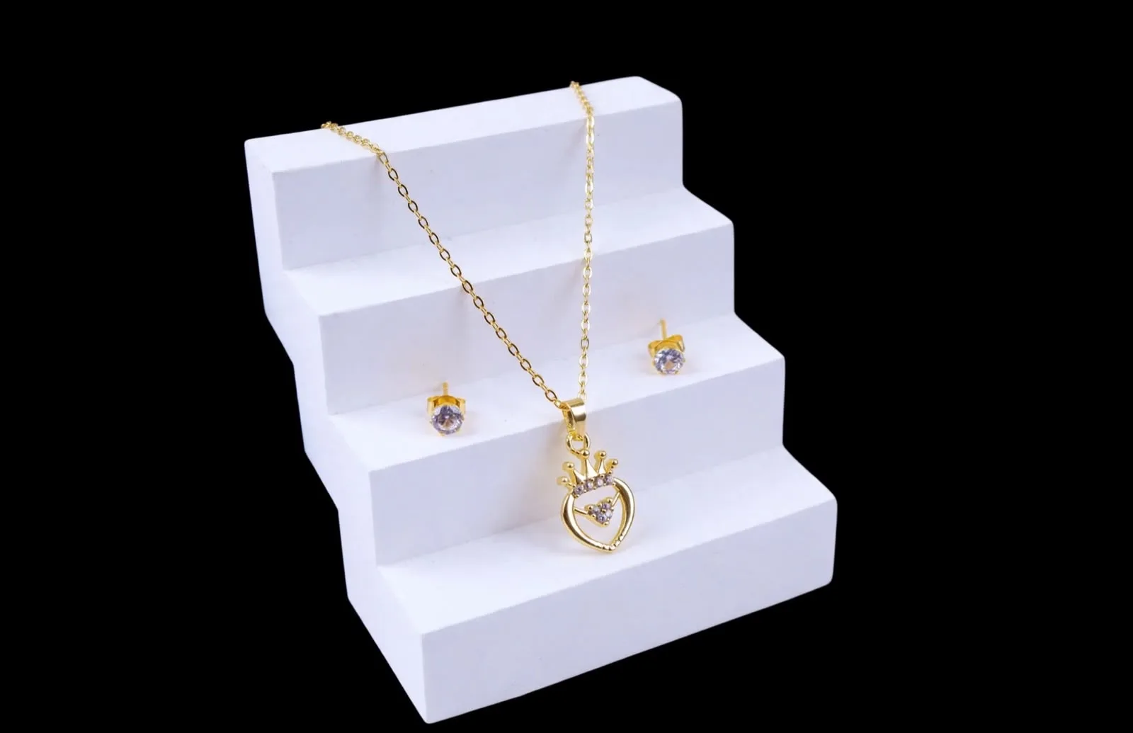 SET DE CADENA Y ARETES ELEGANTES — foto 3 de 4