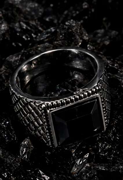 Anillo gótico piedra cuadrada snake — foto 4 de 5