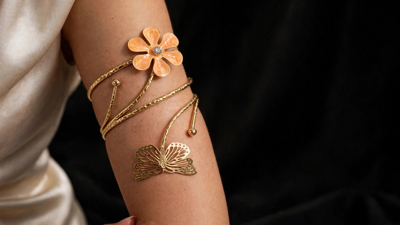 BRAZALETE FLORAL — foto 1 de 4