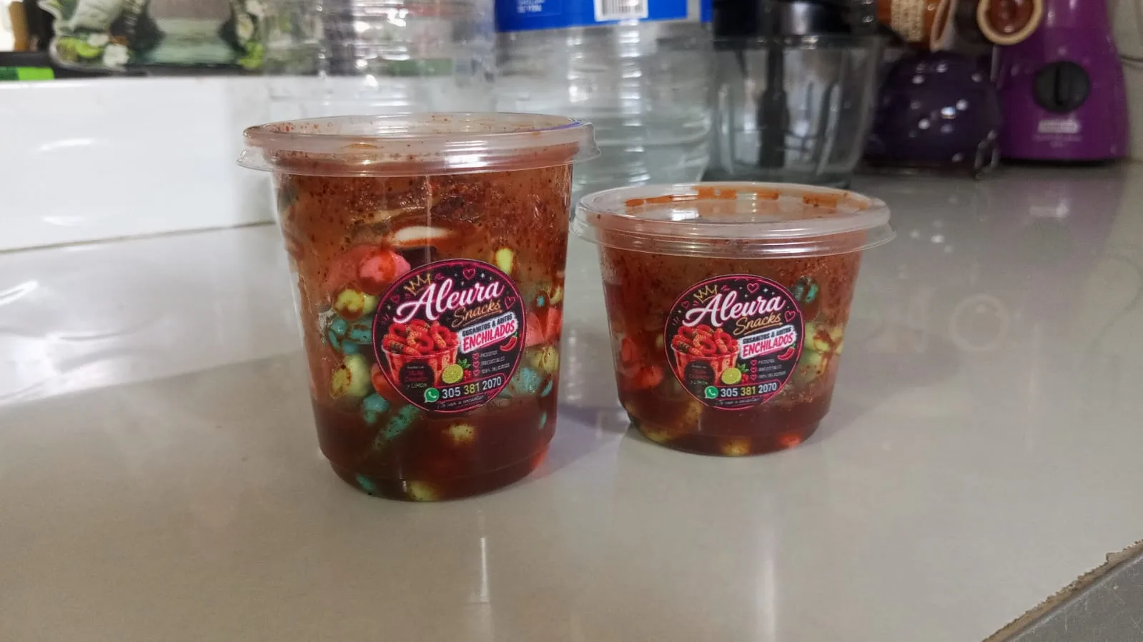 Gomitas enchiladas y bandejas cítricas — foto 2 de 3