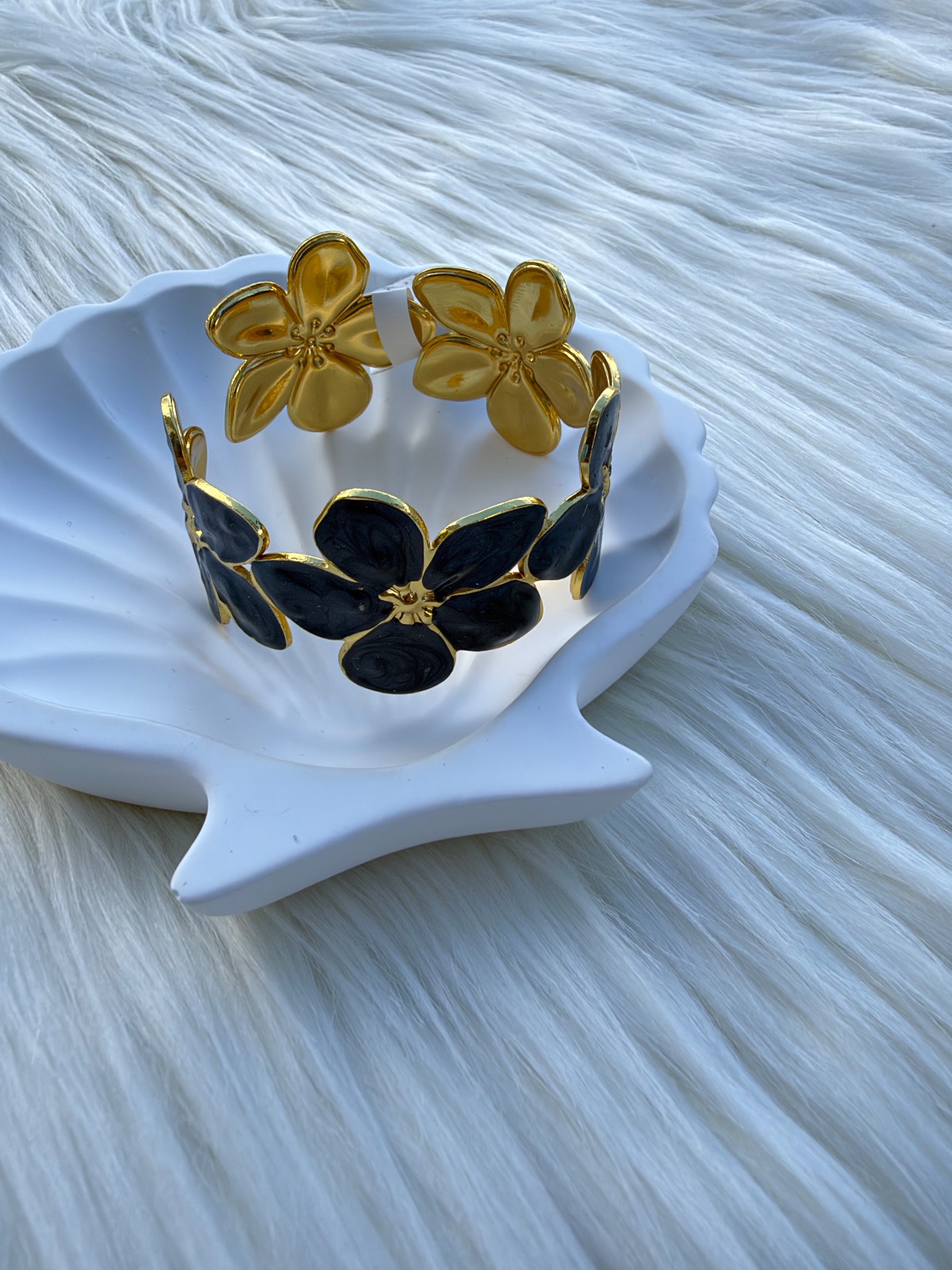Brazalete romano negro