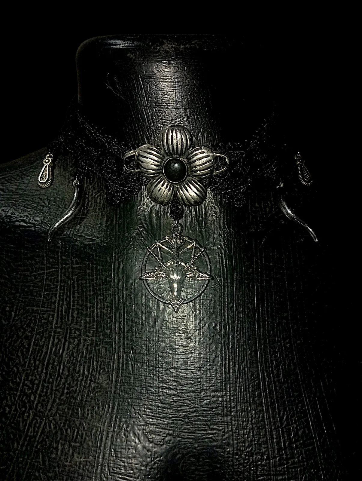 Gargantilla gótica encaje Baphomet pentagrama plata — foto 2 de 6
