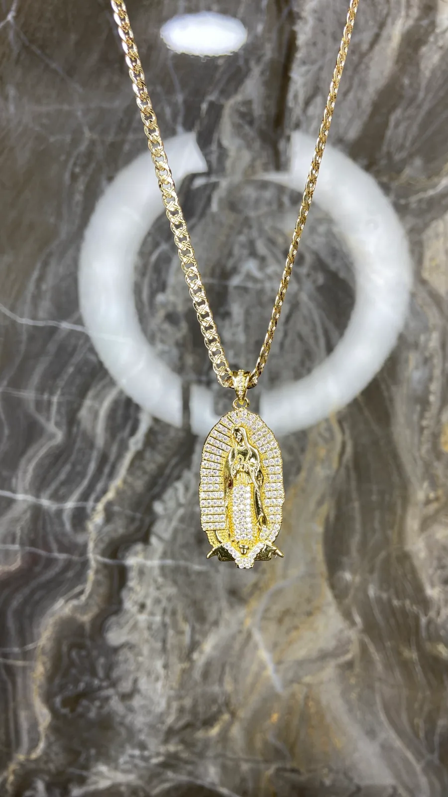 Cadena dorada tejido cubano diamantado Virgen