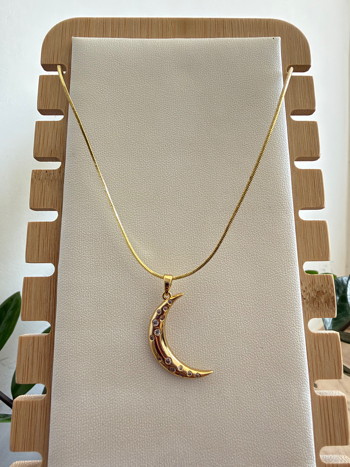 Collar luna — foto 2 de 2