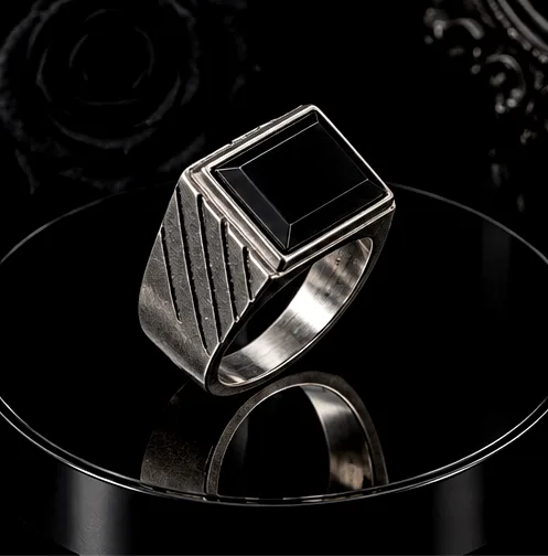 Anillo gótico en Aleación rectangular — foto 2 de 5
