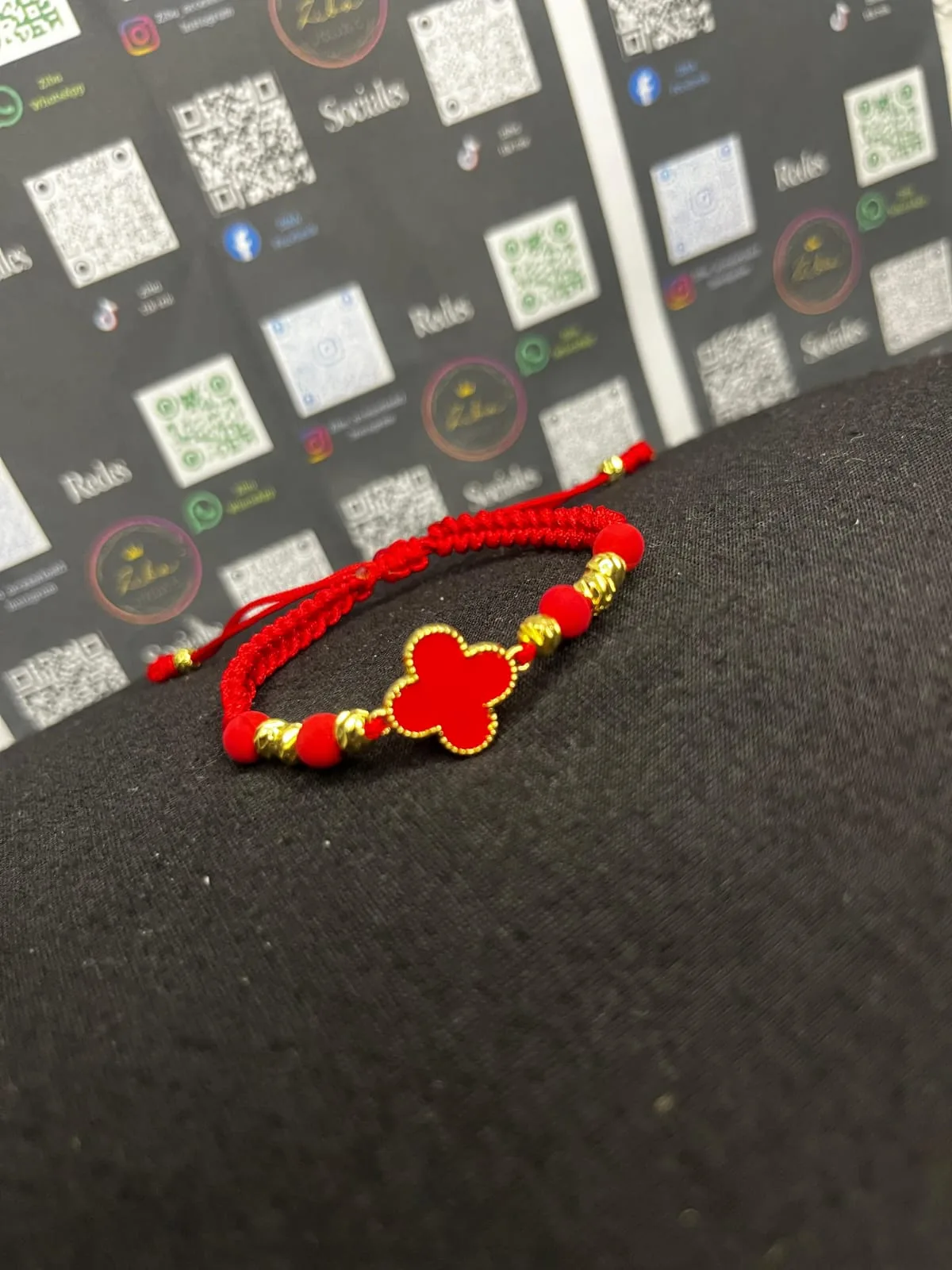 Manilla van cleef roja