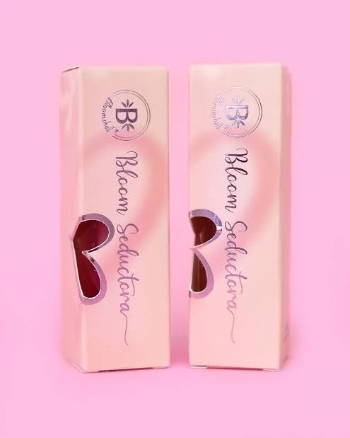 Lip gloss seductora Bloomshell — foto 1 de 4