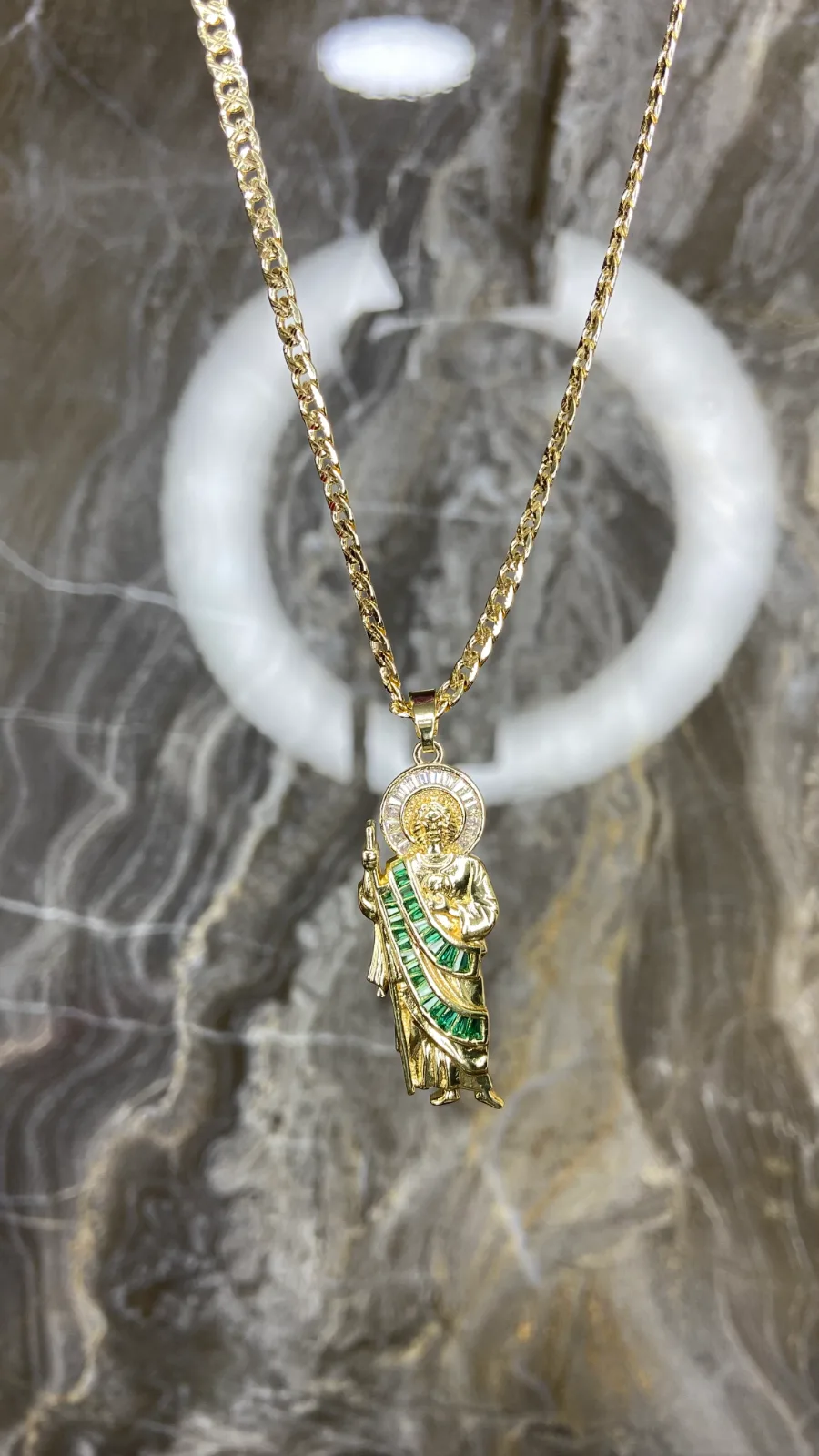 Cadena dorada tejido cubano diamantado San Benito