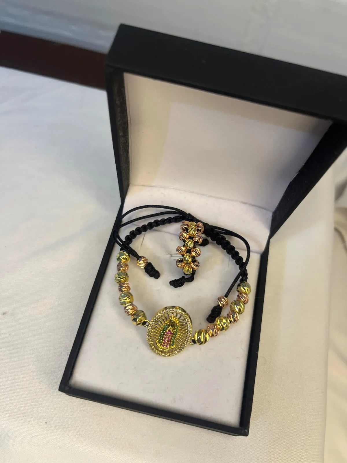 Manilla virgen grande con anillo