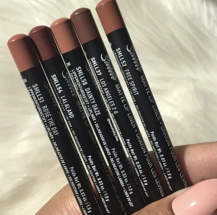 Lip liner — foto 1 de 2