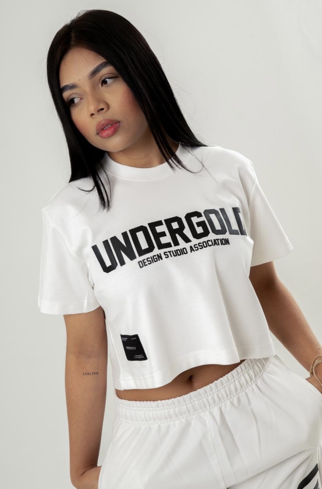 UNDERGOLD BLANCA LETRA NEGRA — foto 2 de 2