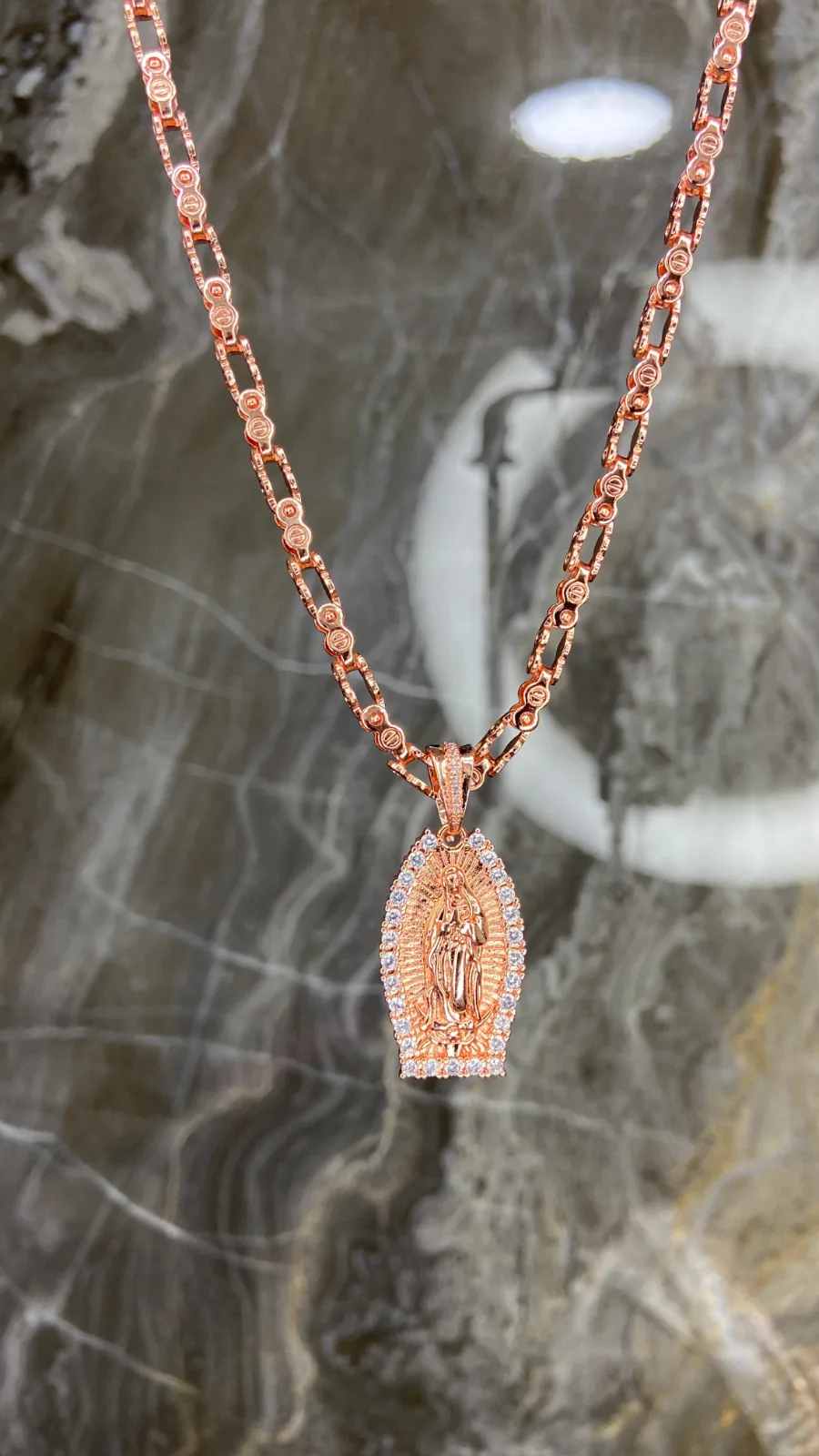 Cadena Rosada tejido Escalera Virgen