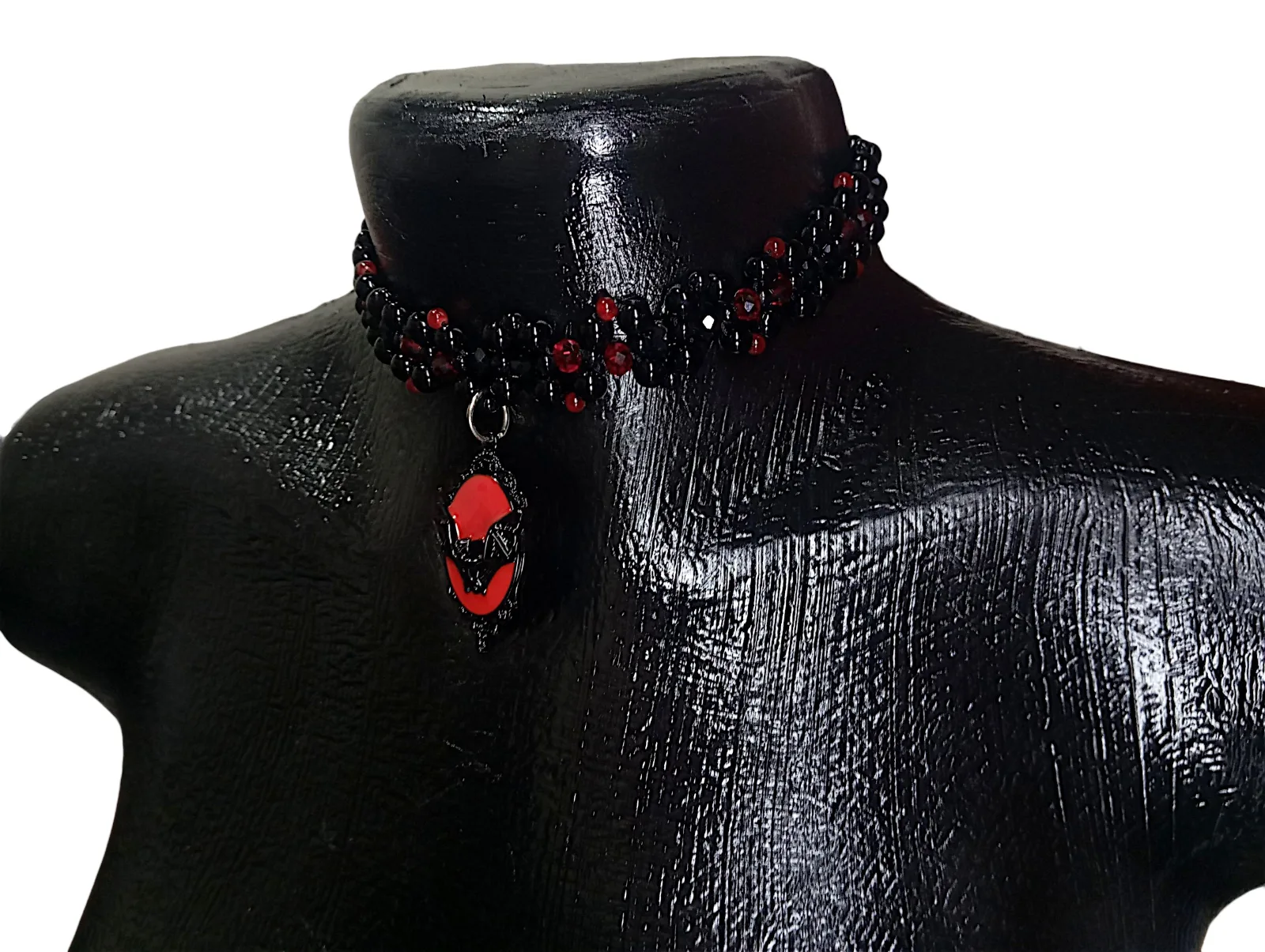 Gargantilla gótica tejida y camafeo negro con rojo — foto 5 de 6
