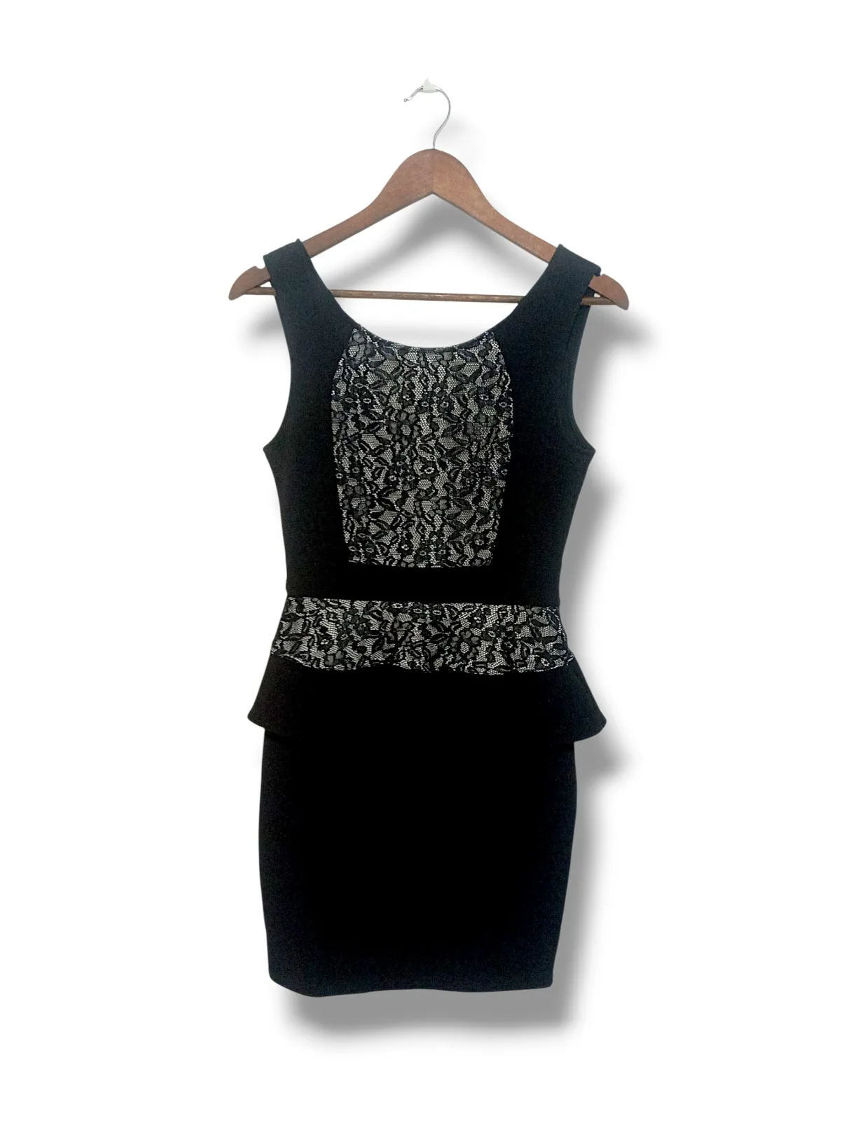 Vestido gótico negro corto encaje — foto 3 de 6