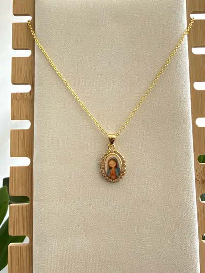Cadena religiosa virgen, 642