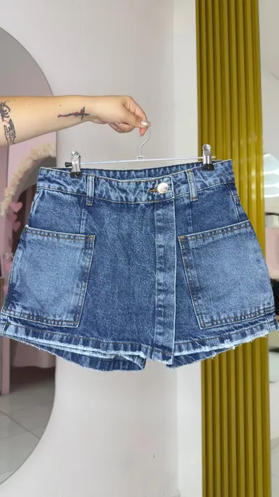 Falda Short Rígida
