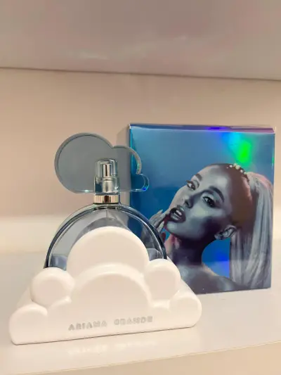 ARIANA GRANDE CLOUD