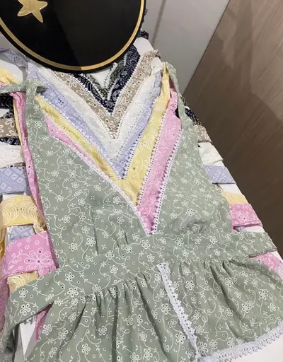 Blusas Chanel en ojalillo disponibles😍✅