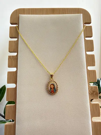 Cadena religiosa virgen, 642