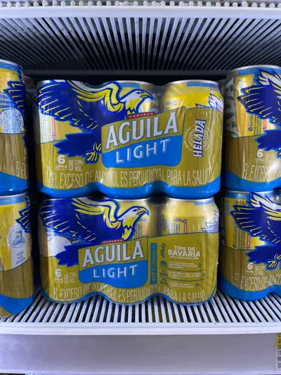 Cerveza águila lata, und