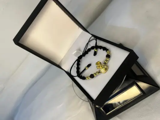 Manilla en bolsa de dinero