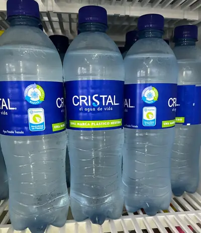 Agua botella cristal