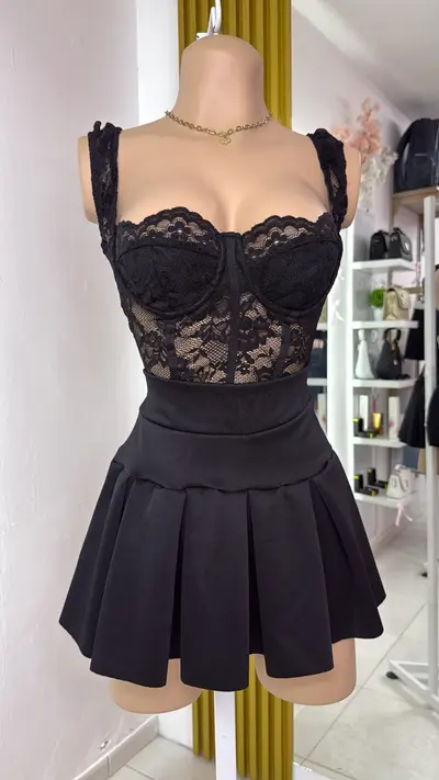 Falda plisada con short interno