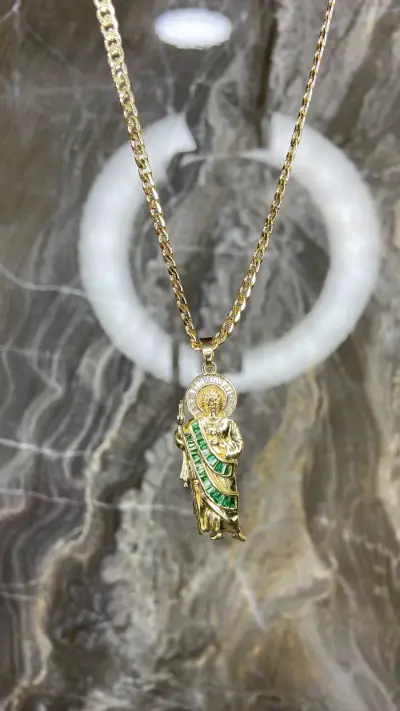 Cadena dorada tejido cubano diamantado San Benito