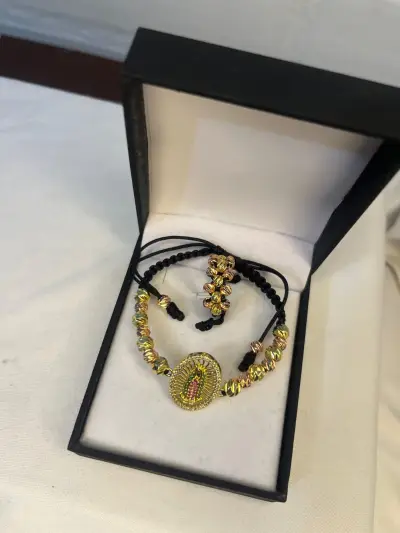 Manilla virgen grande con anillo