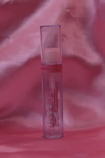 Pestañina transparente